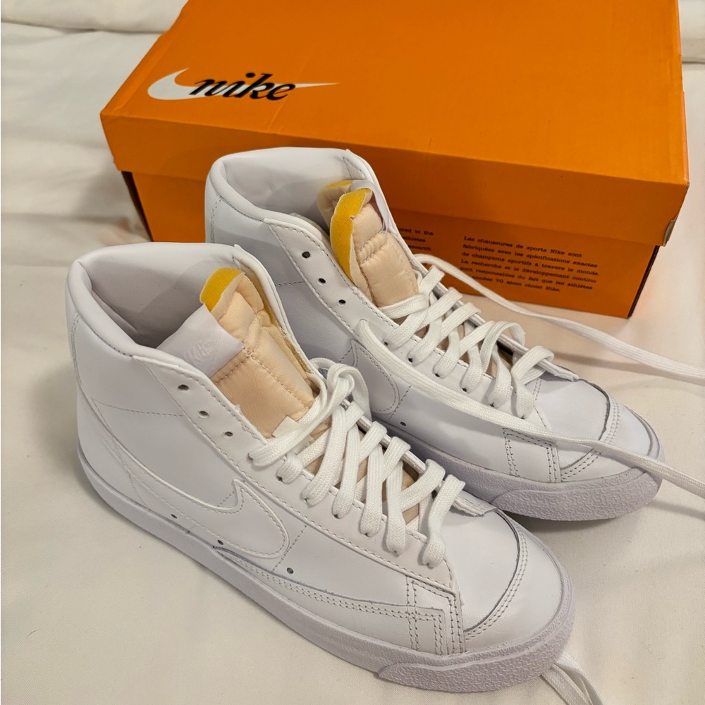 Nike Women’s Blazer Mid ‘77